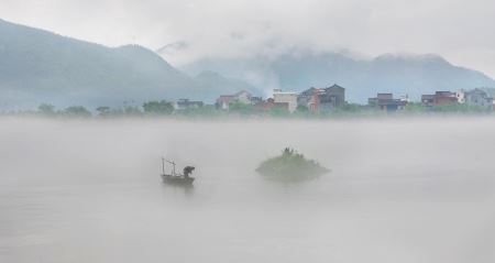 平行宇宙存在？天空中的货轮？南天门？海市蜃楼