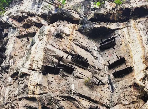 宁武悬棺灵异事件,探索发现山西石门悬棺？