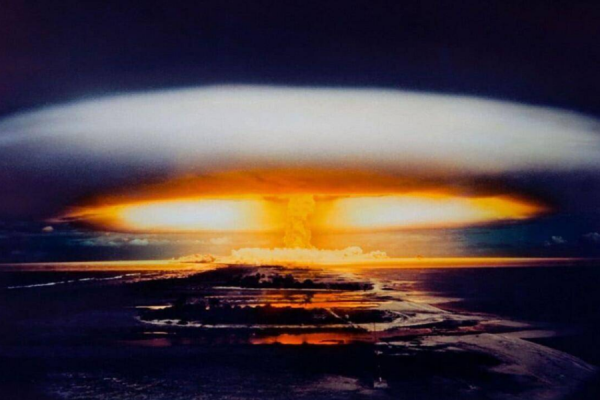 原子弹公式 质能方程