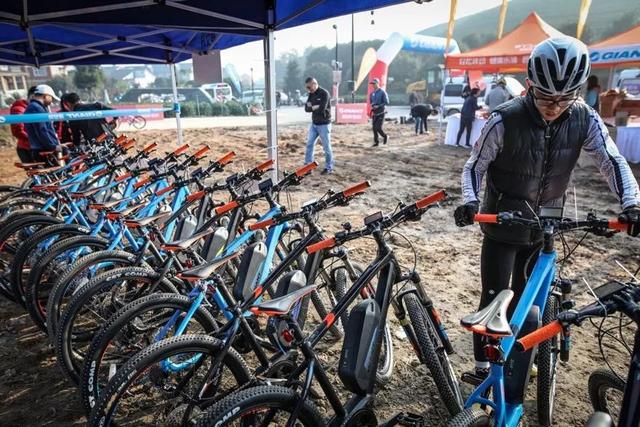 捷安特比赛用的山地车 Cycling山地电动车越野赛杭州龙坞站2