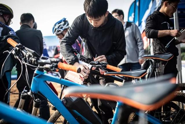 捷安特比赛用的山地车 Cycling山地电动车越野赛杭州龙坞站12