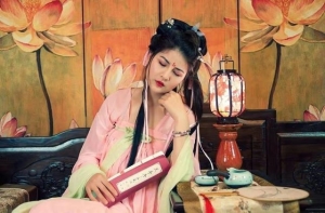 红绳是什么意思女生送男生红绳是什么意思