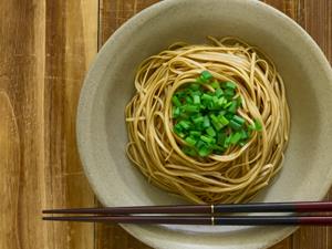 吃米饭和面食哪个更容易胖？吃多了才胖