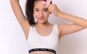 14岁女孩子被摸胸有感觉吗？14岁女生被摸胸什么感觉？1