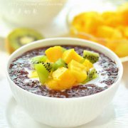 想补血三种黑色食物效果好