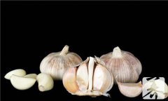 蒜头蒸冰糖能治咳嗽吗？