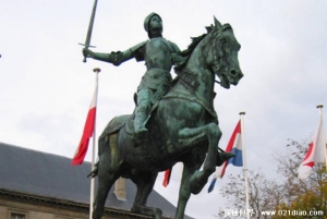 圣女贞德是法国的民族英雄 最终被英国绞死(自由的象征)