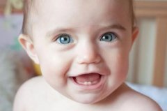 宝宝前几个月牙齿不整齐怎么办？