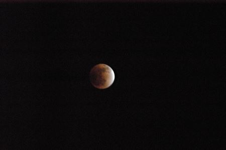 太空中的国际空间站宇航员向地球致以圣诞祝福