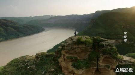 死海淹不死人还能漂浮在海面上看书睡觉