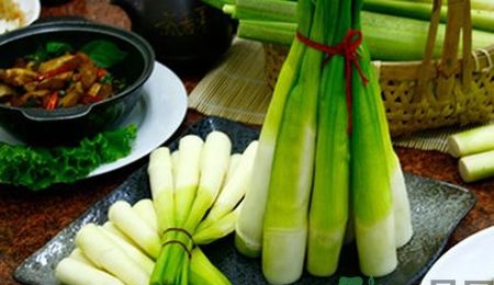 苋菜为什么炒出来是红的苋菜如何吃